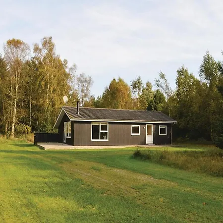 Three-bedroom Holiday In Saby Casa vacanze