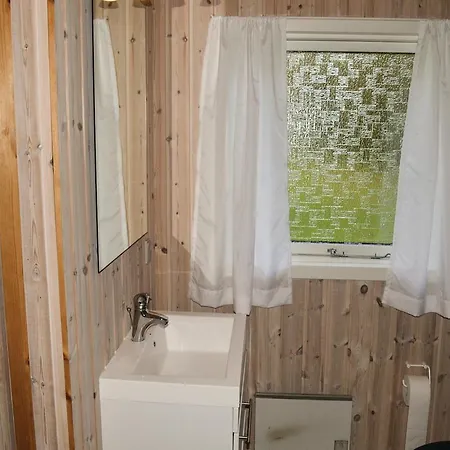 Three-bedroom Holiday In Saby *
